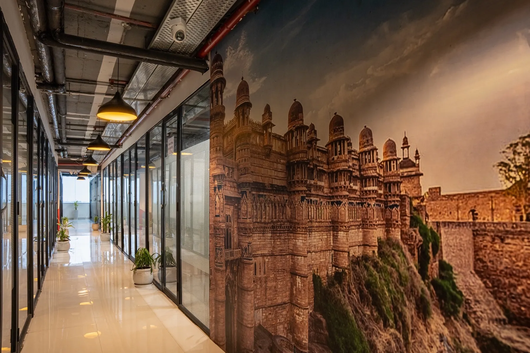 Cabin corridor with the Gwalior Fort mural