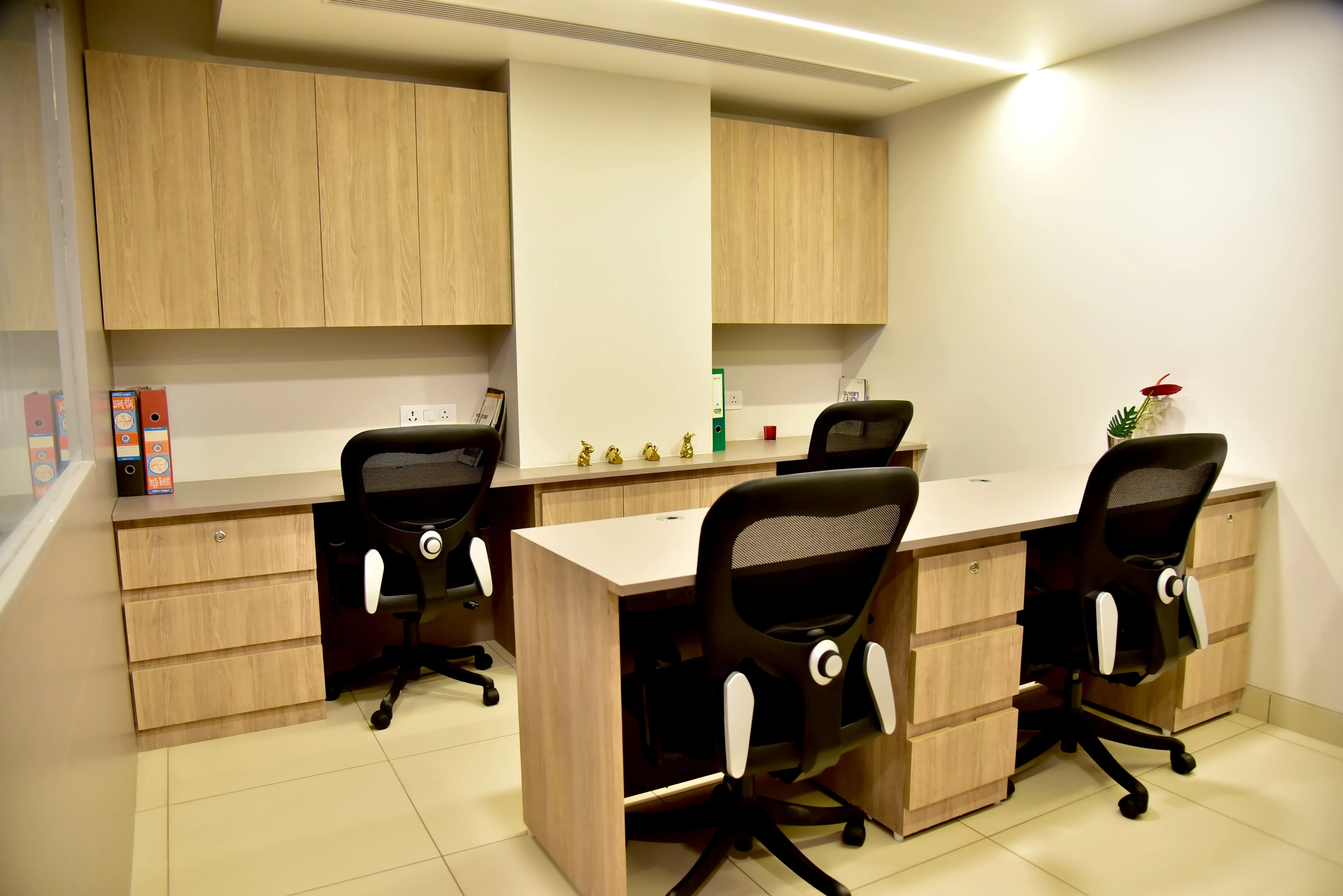 Furnished office workstations at Keshar Towers