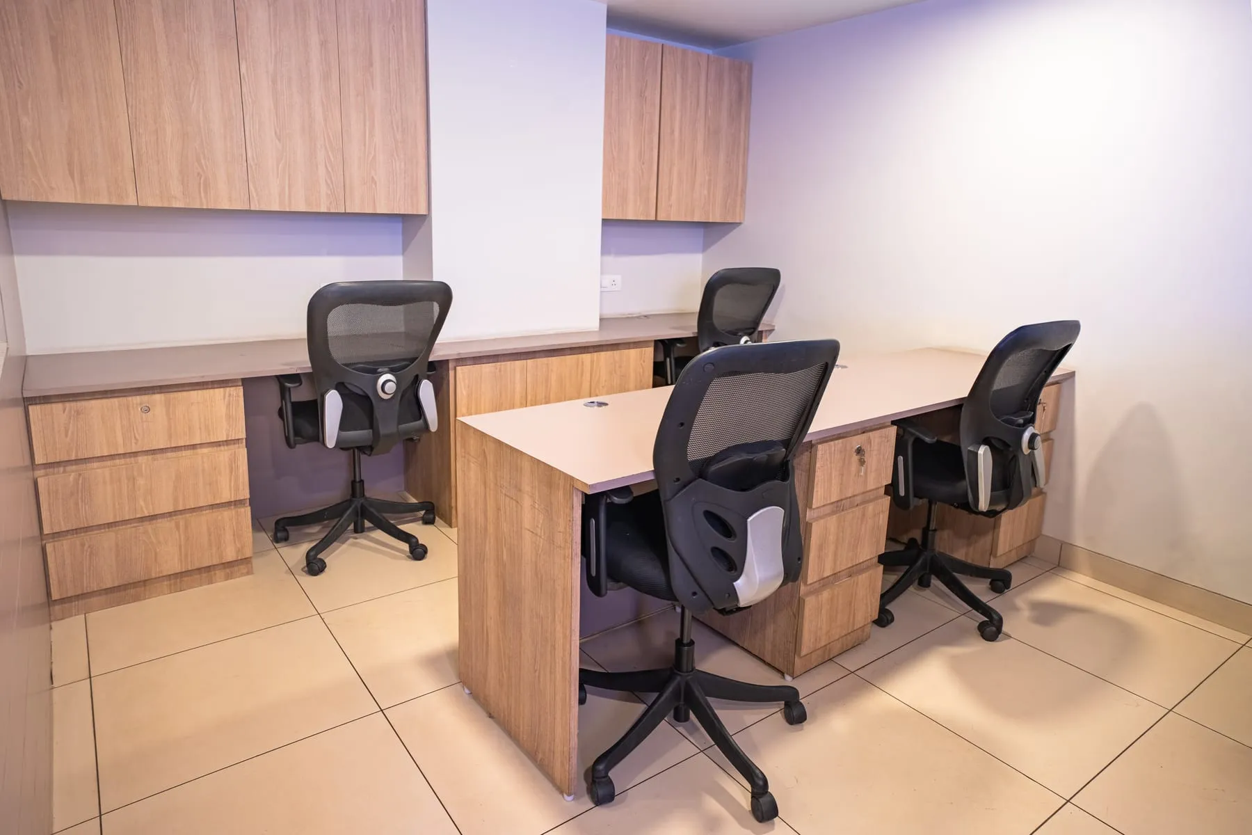 Workstation bay in a fitted-out office at Keshar Towers